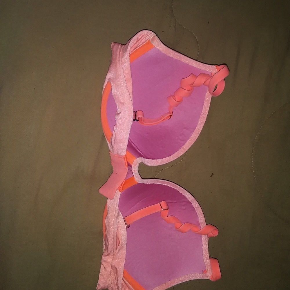 Pink Bra - Picture 3 of 8